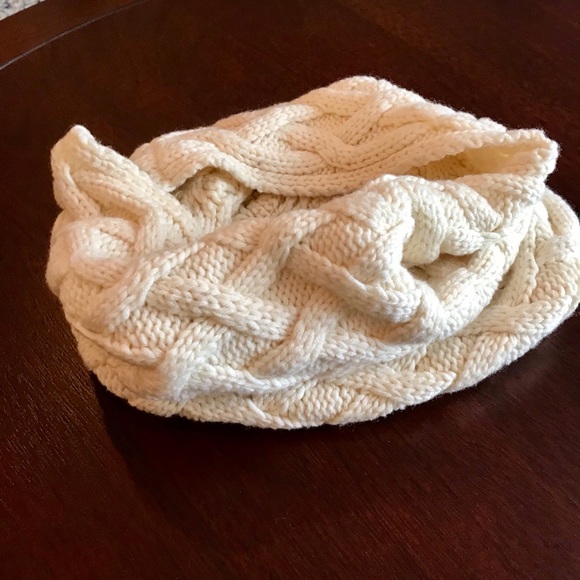 Banana Republic Infinity Neck Scarf - Picture 1 of 4